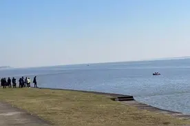 钱塘江又有人撒网捕鱼被卷走，失联超30小时，目前还在搜救中图片