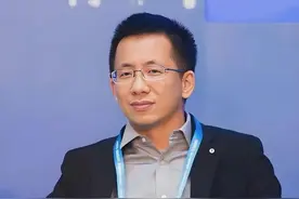 知情人士：张一鸣很关注AI，往返北京、新加坡为和技术骨干交流复盘图片