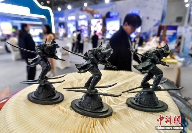 第十九届新疆冬季旅游产业交易博览会在乌鲁木齐正式启动