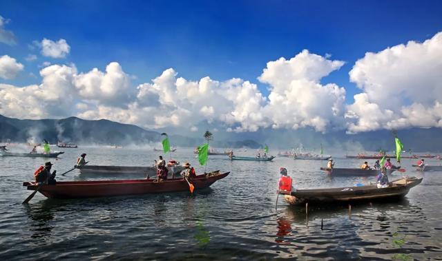 转山转海节，一场与天地对话的虔诚行走