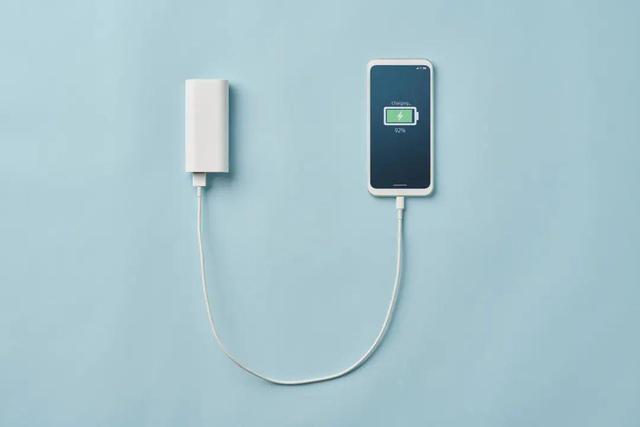 这样充电，严重影响手机寿命！