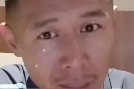 曾是山东卫视著名主持人，大冰近期因直播翻红，坚称不会带货，“不舍把大家的喜欢塞进小黄车”#大冰图片