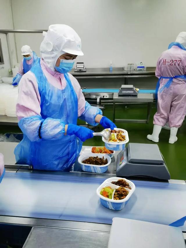 你吃的航空餐，好多都是TA做的→