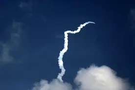 发射两枚卫星　印度启动空间对接任务图片