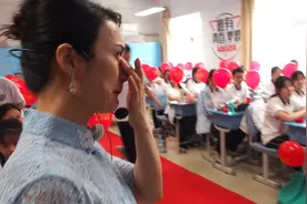 师生情深，山师附中高三学生的最后一堂课图片