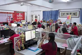 老师们频频尖叫？惠景中学中考放榜办公室惊喜不断→图片