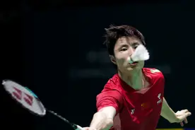 石宇奇获中国羽毛球公开赛男单冠军图片