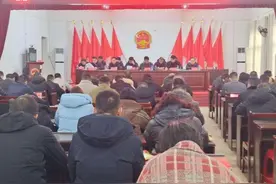 崇阳：春节假期没停步 招商引资再加速图片