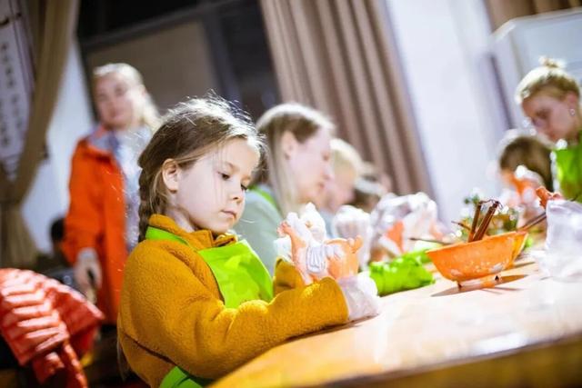 深秋洛阳引热潮！俄罗斯游学团沉浸式感受古都魅力