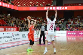 主场102：59大胜对手，四川女篮距离WCBA总决赛仅一步之遥图片