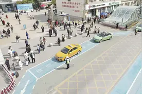 西安交通大学第一附属医院门前“微改造” 停车就医不再难图片