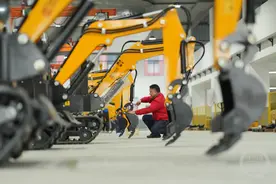 无人驾驶、山地爬坡……智能农机生产备春耕图片