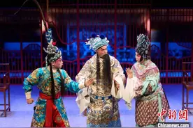 港产小剧场粤剧《奉天承运》在北京演出图片