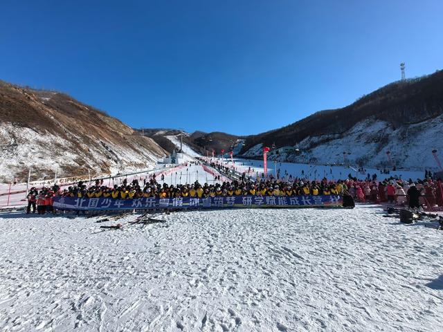 延吉雪假引燃冰雪经济 梦都美滑雪场满是欢腾