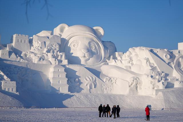 哈尔滨太阳岛雪博会：赴一场雪的童话之约