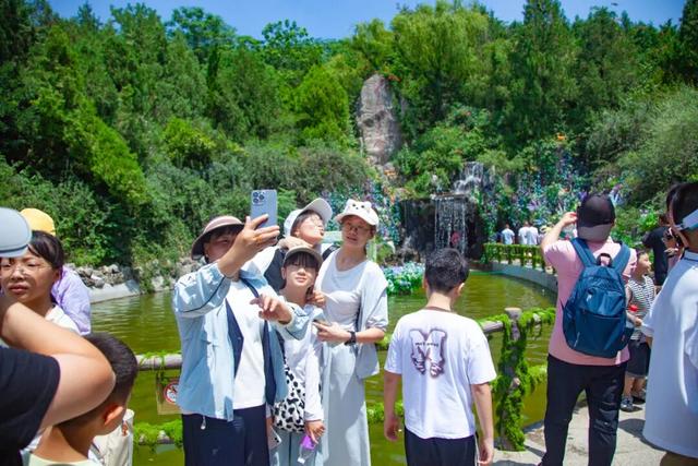 18℃的清凉守护：萤火虫水洞·地下大峡谷暑期暖心收官！