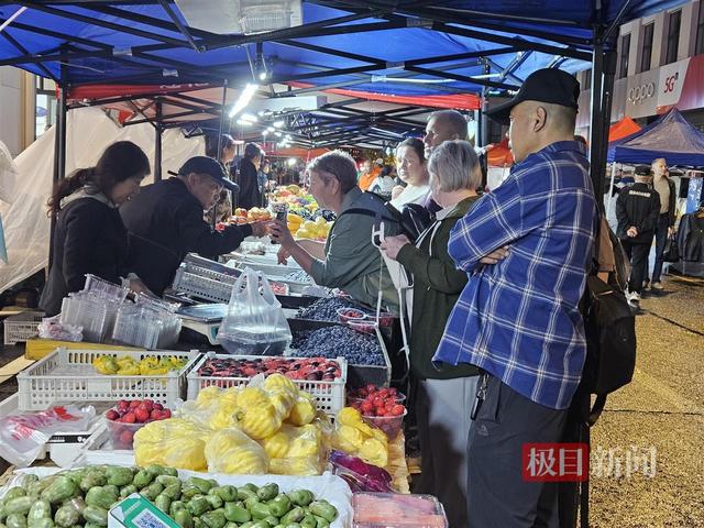 实探边城黑河：俄游客熟练扫码付款，商贩操一口流利俄语，他们对中俄互免签证充满期待