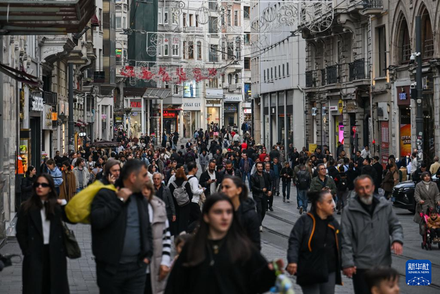 繁华的伊斯坦布尔独立大街