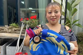 立体版成都大运会“显眼包”里，是一群残障阿姨们的爱与寄托图片