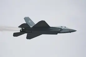 我国第二款隐身战机歼-35A正式亮相中国航展图片