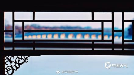 颐和园十七孔桥再现金光穿洞 为冬日增添一抹亮色