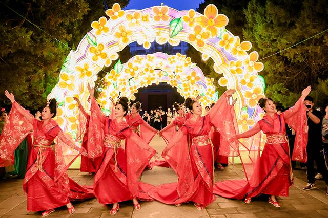 双节同庆 北京西城邀您共赴“二环内最浪漫的光影游园会”