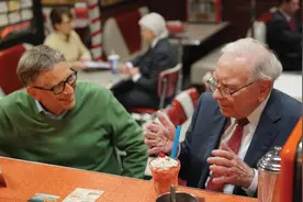 盖茨基金会：巴菲特非常支持比尔·盖茨的捐赠计划图片