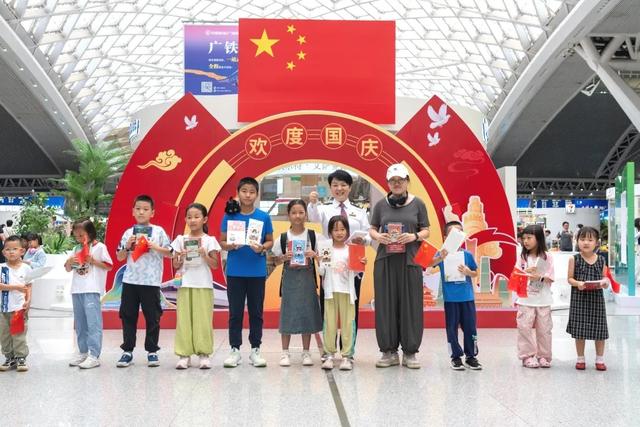 我的铁路风景｜非遗进车站，月饼传温情，旅途满是烟火气