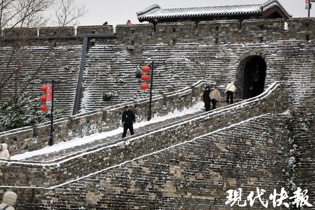 南京雪后，一不小心拍到了“地理课本封面”
