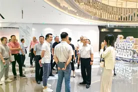 人大代表调研武昌万象城：聚智汇力共谋新篇 擘画商业体发展新蓝图图片
