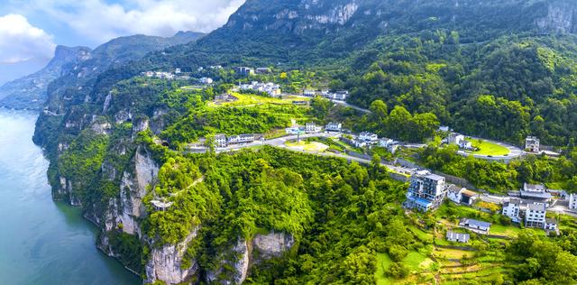 夷陵“两坝一峡”风光独好 峡江极宿引客来