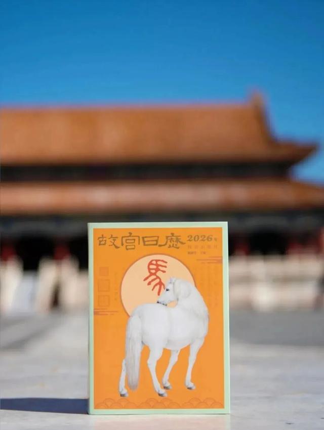 每年在故宫排大队的年轻人，可能不是来逛的......