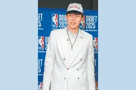 杨瀚森20岁生日登陆NBA图片