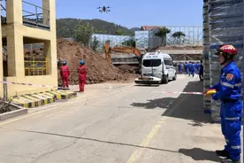 科学应急保家园  智慧减灾助发展——青岛地质院举行地质灾害应急救援联合演练图片