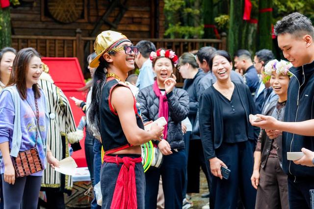 12月5日至7日来云南民族村过哈尼族“十月年”