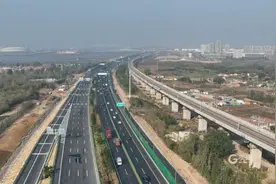 青岛都市圈构筑“环湾放射型”高速公路网图片