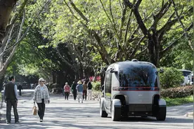 贵阳造无人小巴火到深圳图片