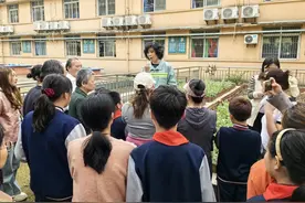 亲子互动种花卉，这堂劳动教育课堂有点特别图片