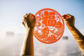 两会快评丨“投资于人”，一种有温度的“投资观”图片