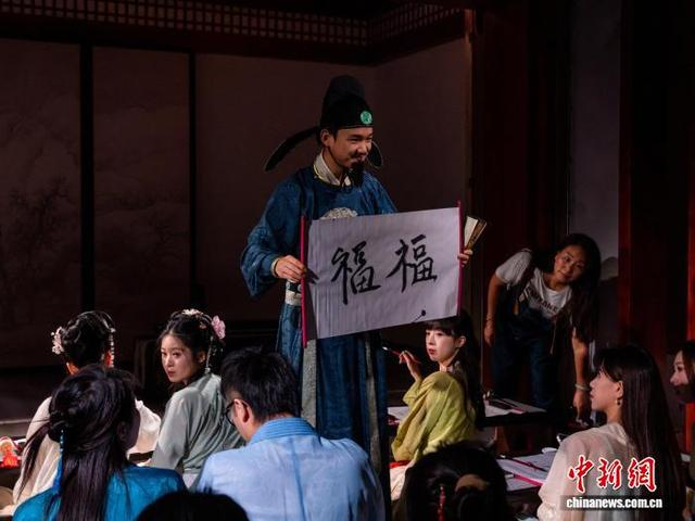 浙江文旅特写：老街如何焕发新活力？