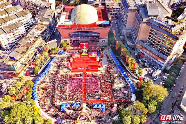 跟着网友游广西丨直击金秀盘王节：烟火里的瑶乡盛宴