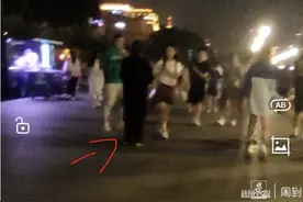 事发上海外滩！尾随塞花、强买强卖，不少情侣被人盯上，官方回应：已处置30余人图片