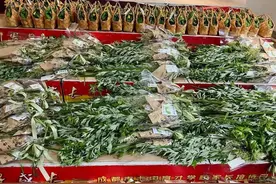 新式艾草花束火了，最高卖到400元？记者探访→图片