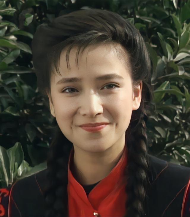 【逝者】演遍四大名著，何晴与她背后的古典美学时代