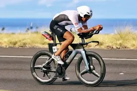 敢闯敢拼 中国铁人苗浩刷新KONA赛道亚洲选手最速战绩图片