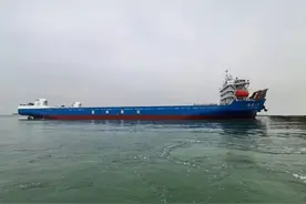 琼州海峡最大艘新能源车专运船即将投入春运图片