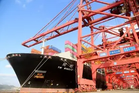 今年1至4月，浙江宁波口岸进出口超7800亿元图片