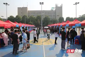 职引未来——常德高新区举办秋季高校巡回招聘会湖南文理学院专场招聘会图片