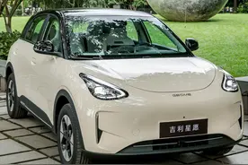西湖边的中秋：既国潮又国际图片