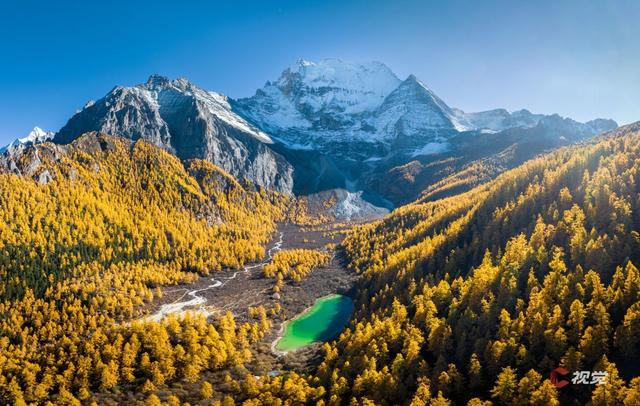 C视觉·C位追山⑨丨每一张都是手机屏保 隔屏仰望亚丁三大雪山